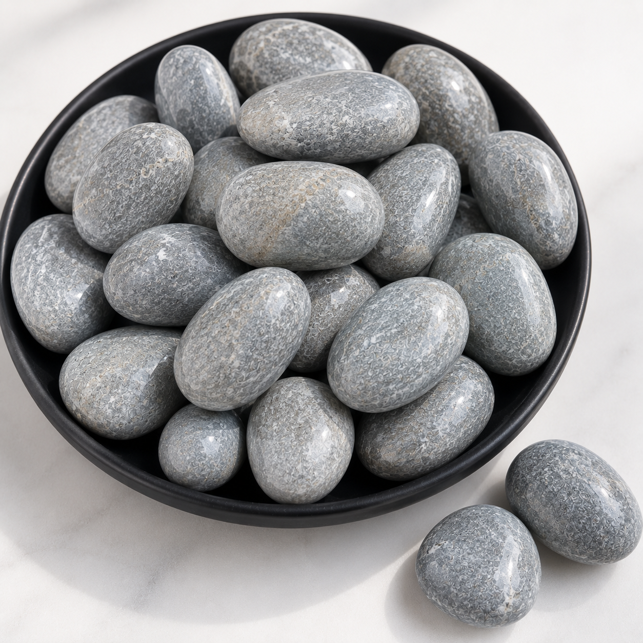 Grey Polished pebbles